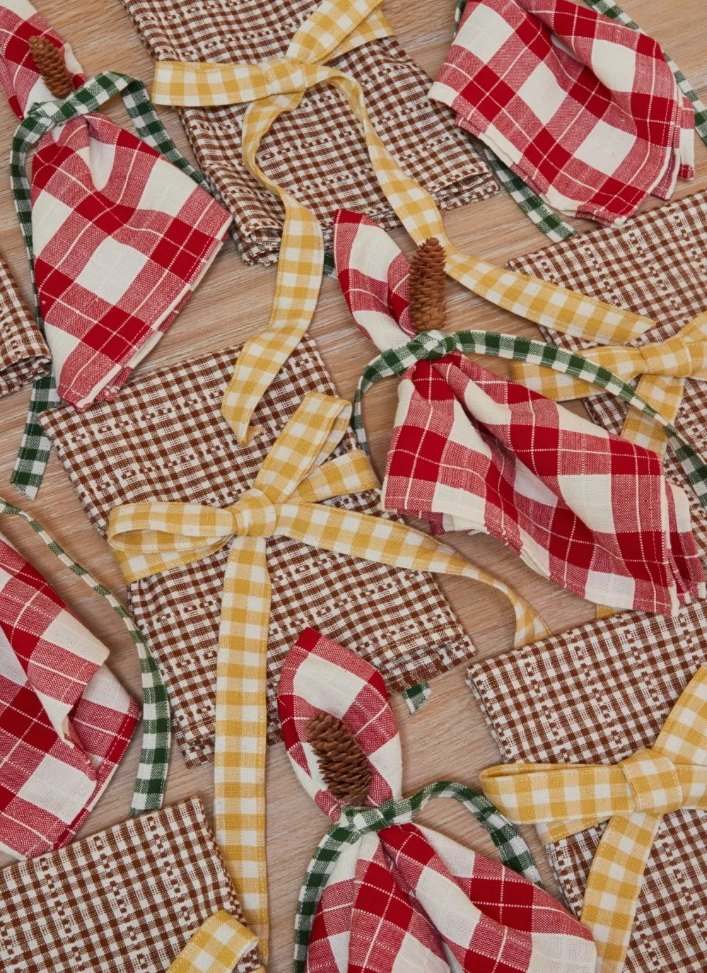 Heather Taylor Home Annabelle Plaid Red Napkins