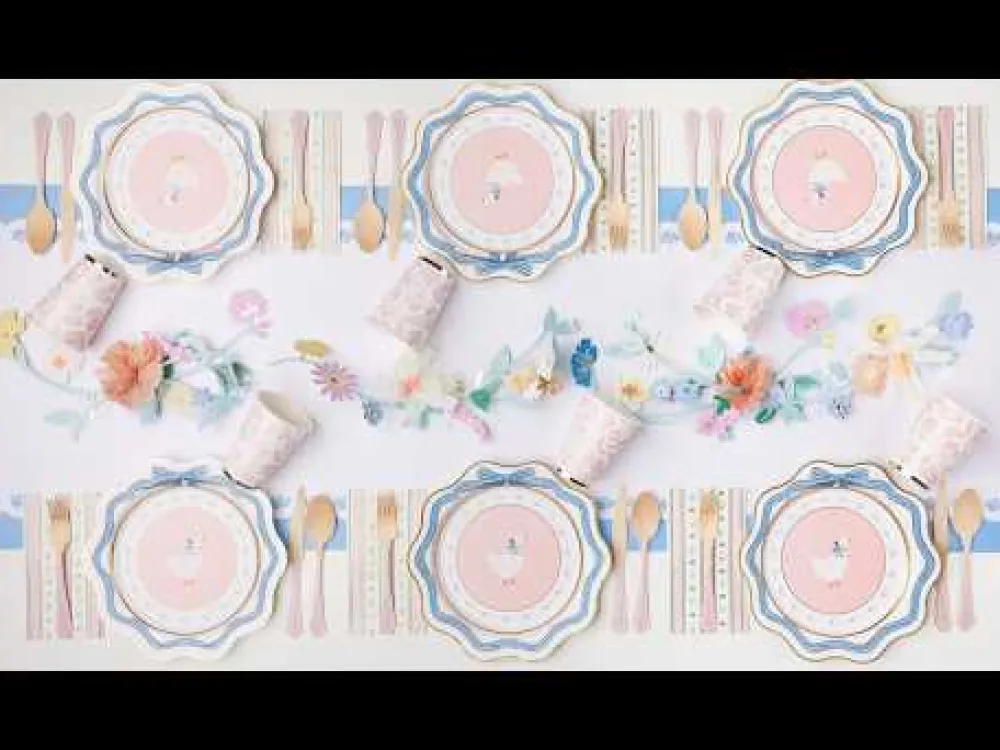 Outlet Bonjour Fete Belle Blue Lacy Floral Table Runner