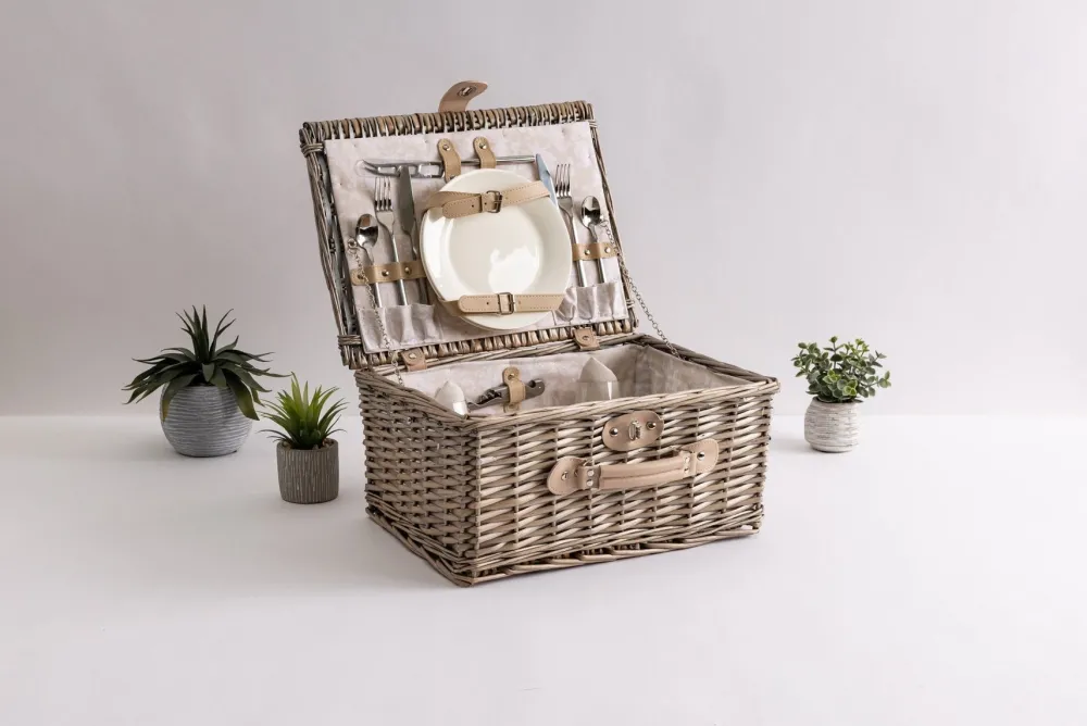 New Picnic Time Family of Brands Classic Picnic Basket for 2