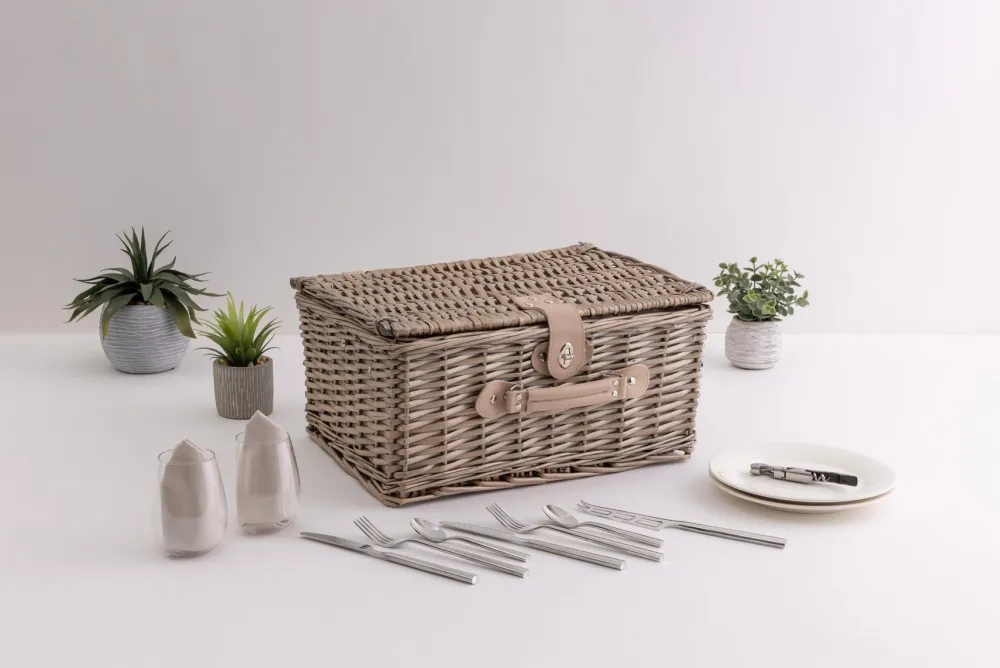 New Picnic Time Family of Brands Classic Picnic Basket for 2
