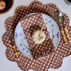 New Trudie Constance Chocolate Wavy Quilted Placemat