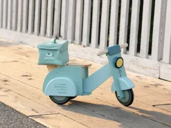 Best Tender Leaf Delivery Scooter
