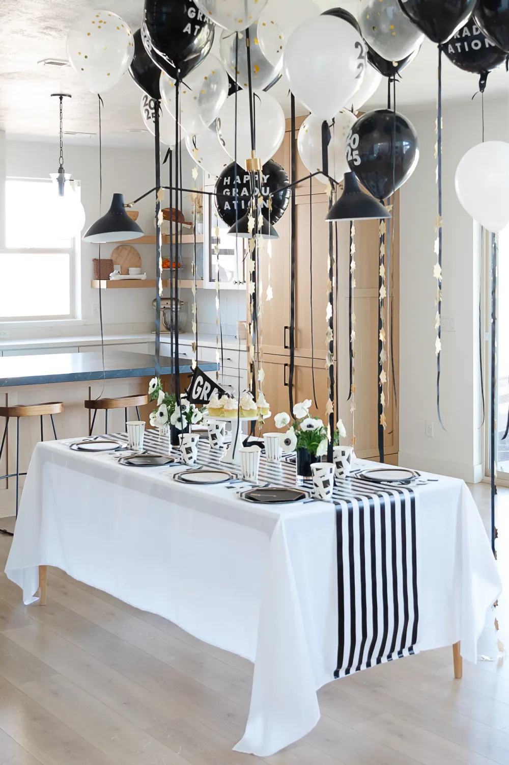 New Bonjour Fete Happy Graduation Black Foil Balloon