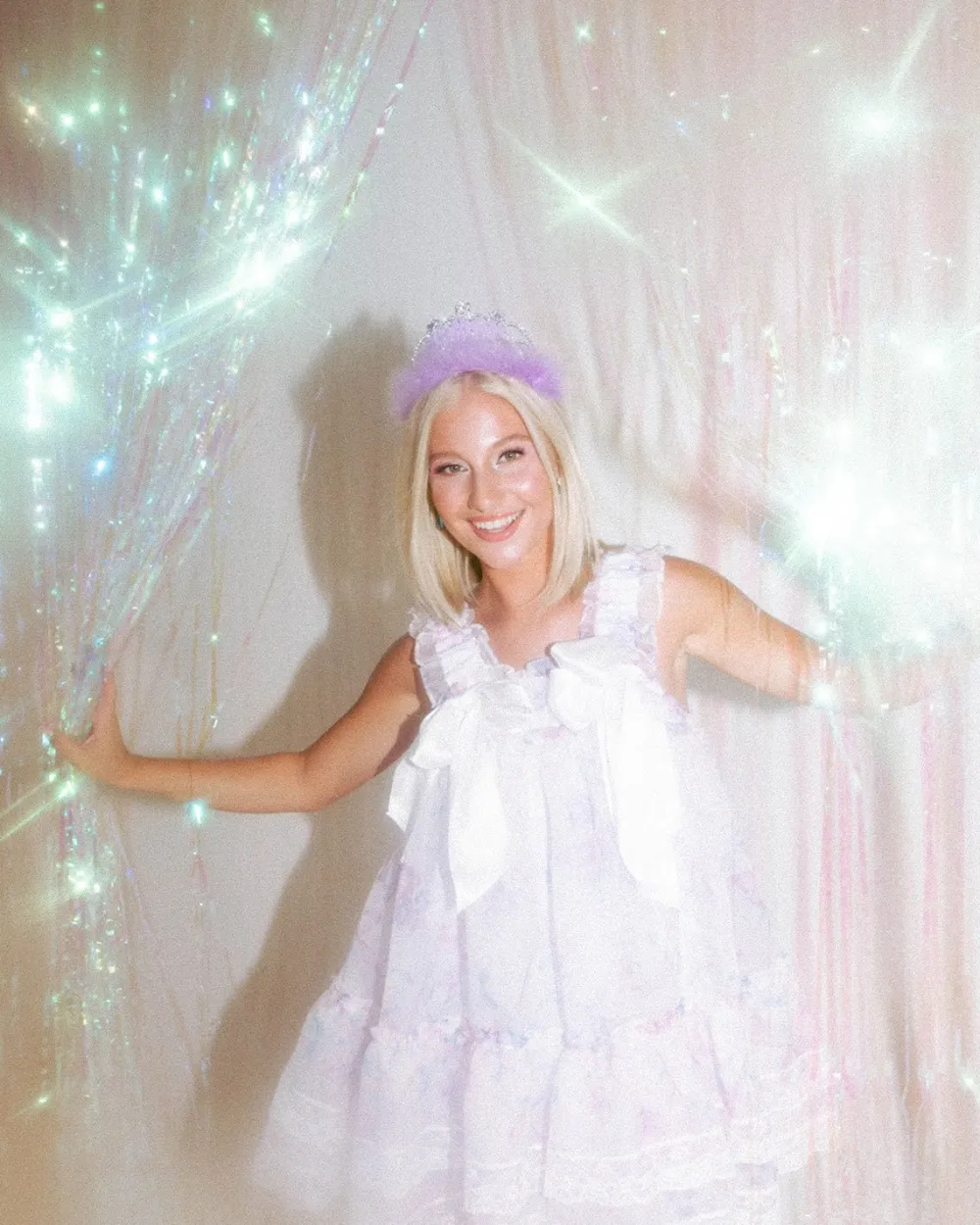 Best xo, Fetti Iridescent Fringe Curtain Backdrop