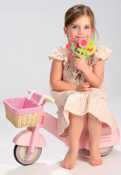 Outlet Tender Leaf Scooter with Basket