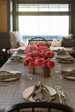 Outlet Heather Taylor Home Soho Black Tablecloth
